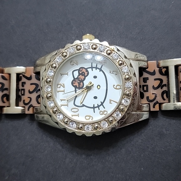 Hello Kitty Watch - Picture 2 of 4